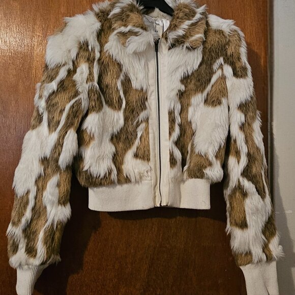 NWT Medium I Love H81 Faux Rabbit Patchwork Zipper Rib Knit Lottie Yellowjackets - Picture 2 of 13